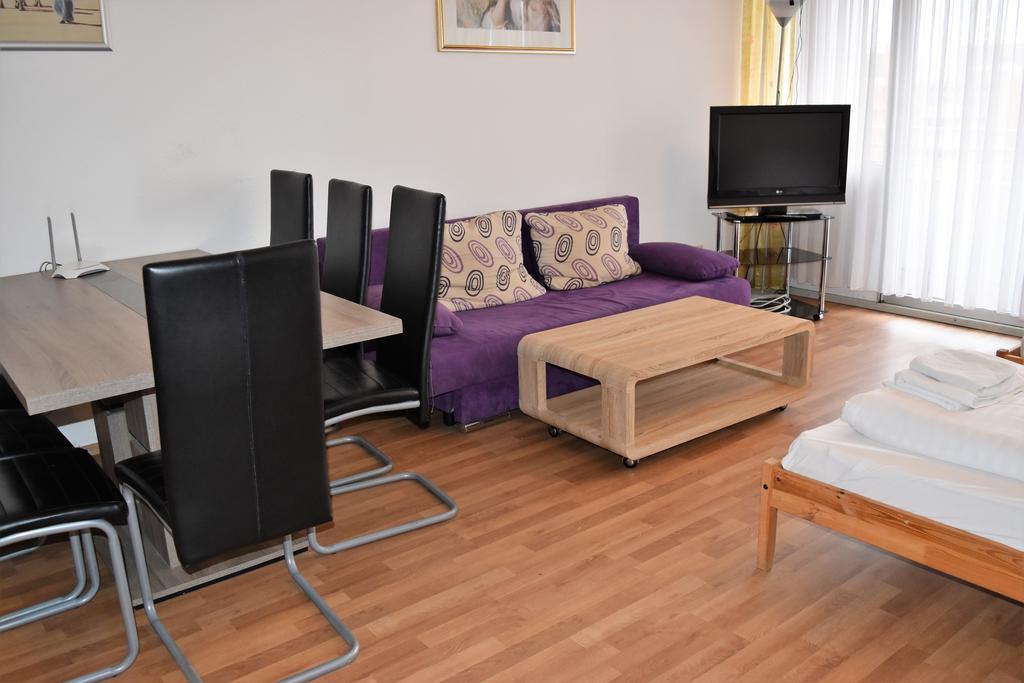 Work & Stay Нойс Екстериор снимка